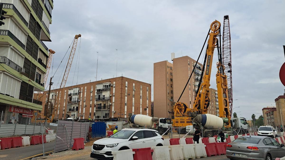 La hidrofresadora ya está en el entorno de la Macarena para los trabajos de la línea 3 de metro en la estación junto al hospital