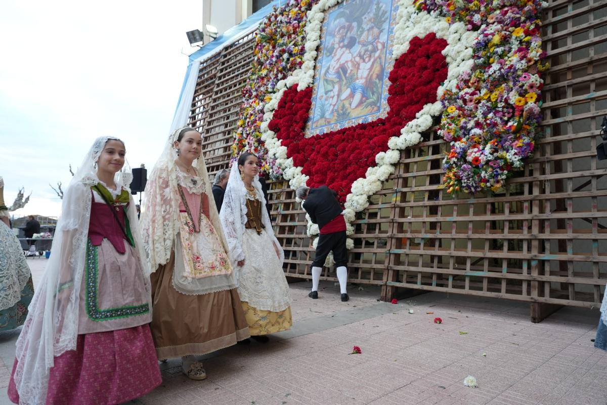 Ofrenda a la Mare de Déu del Lledó