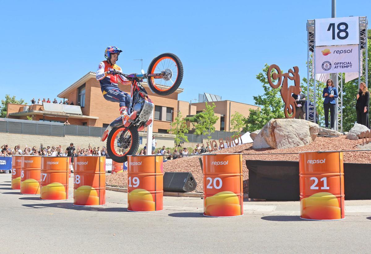 Totes les fotos de Toni Bou establint un nou Rècord Guinness a la seva rotonda de Piera