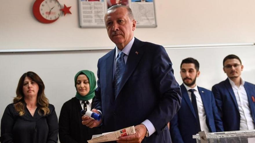 Erdogan gana las elecciones turcas con el 30% del escrutinio