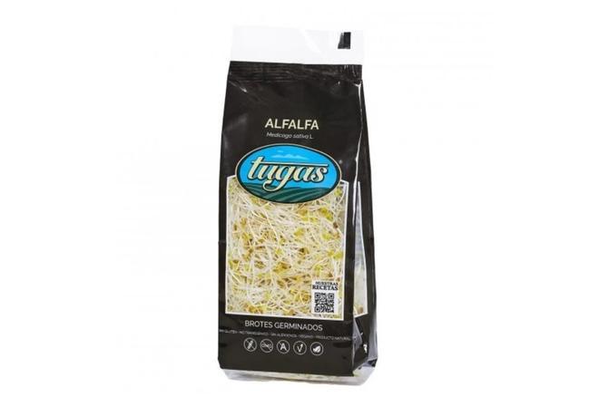 Un paquete de alfalfa de la marca Tugas.