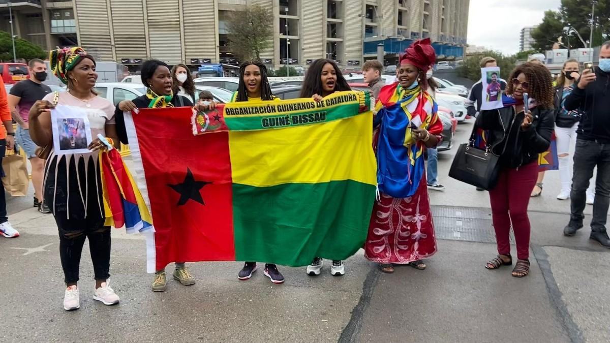 Cinco aficionadas del Barça bisauguineanas se han desplazado al Camp Nou para conocer a Ansu Fati