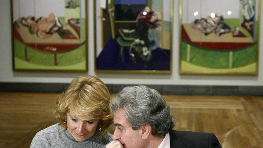 La presidenta de la Comunidad de Madrid, Esperanza Aguirre, y el ministro de Cultura, César Antonio Molina. / efe