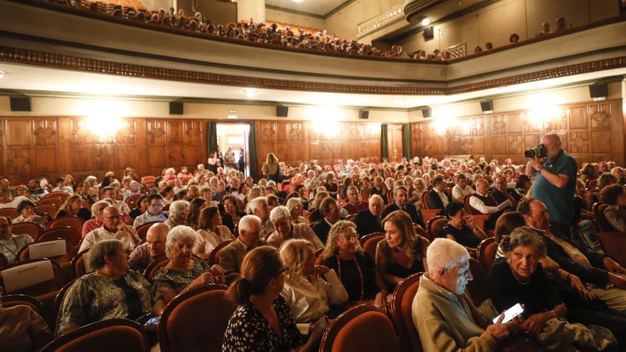 EN IMÁGENES: Así fue el sentido homenaje a Guillermo García-Alcalde en la Sociedad Filarmónica de Oviedo