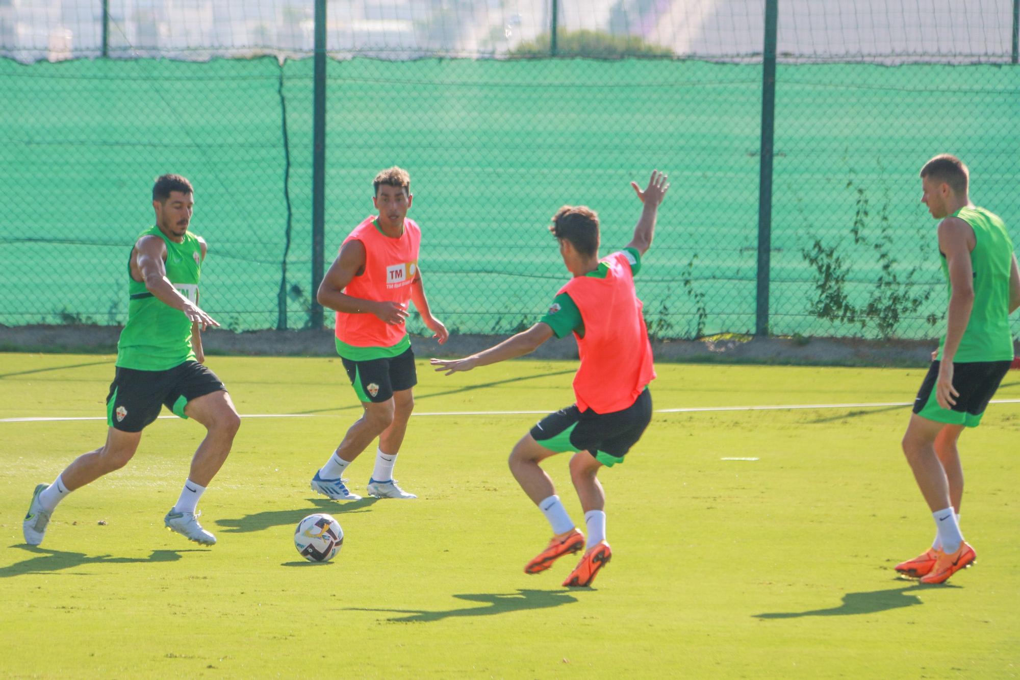 Entrenamiento del Elche CF en La Finca Golf Resort en Algorfa