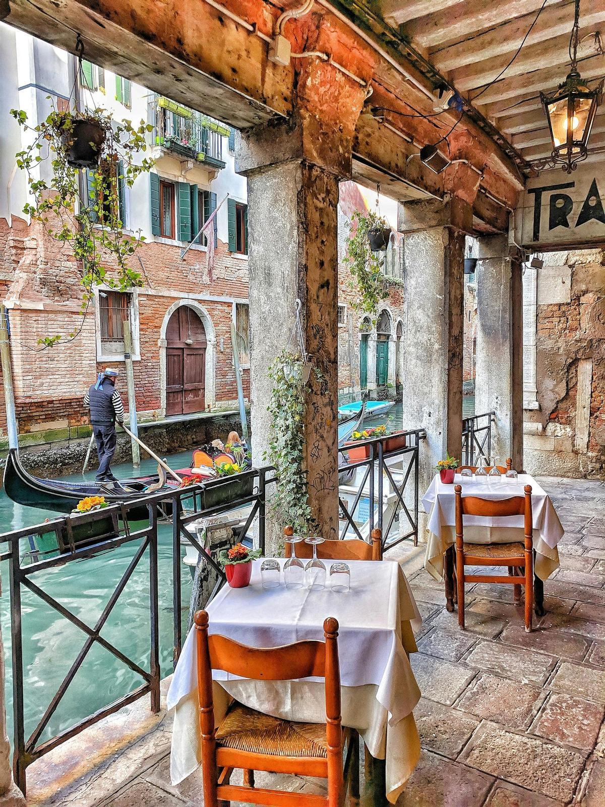 Comer con vistas al canal: uno de los privilegios que solo puedes vivir en Venecia