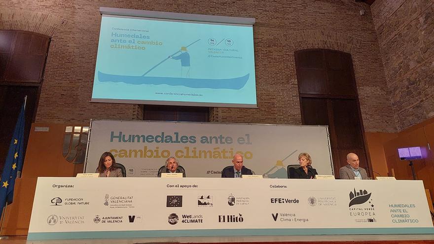 Gosálbez carga contra el &quot;alarmismo climático&quot; en un congreso y parte del público abandona la sala