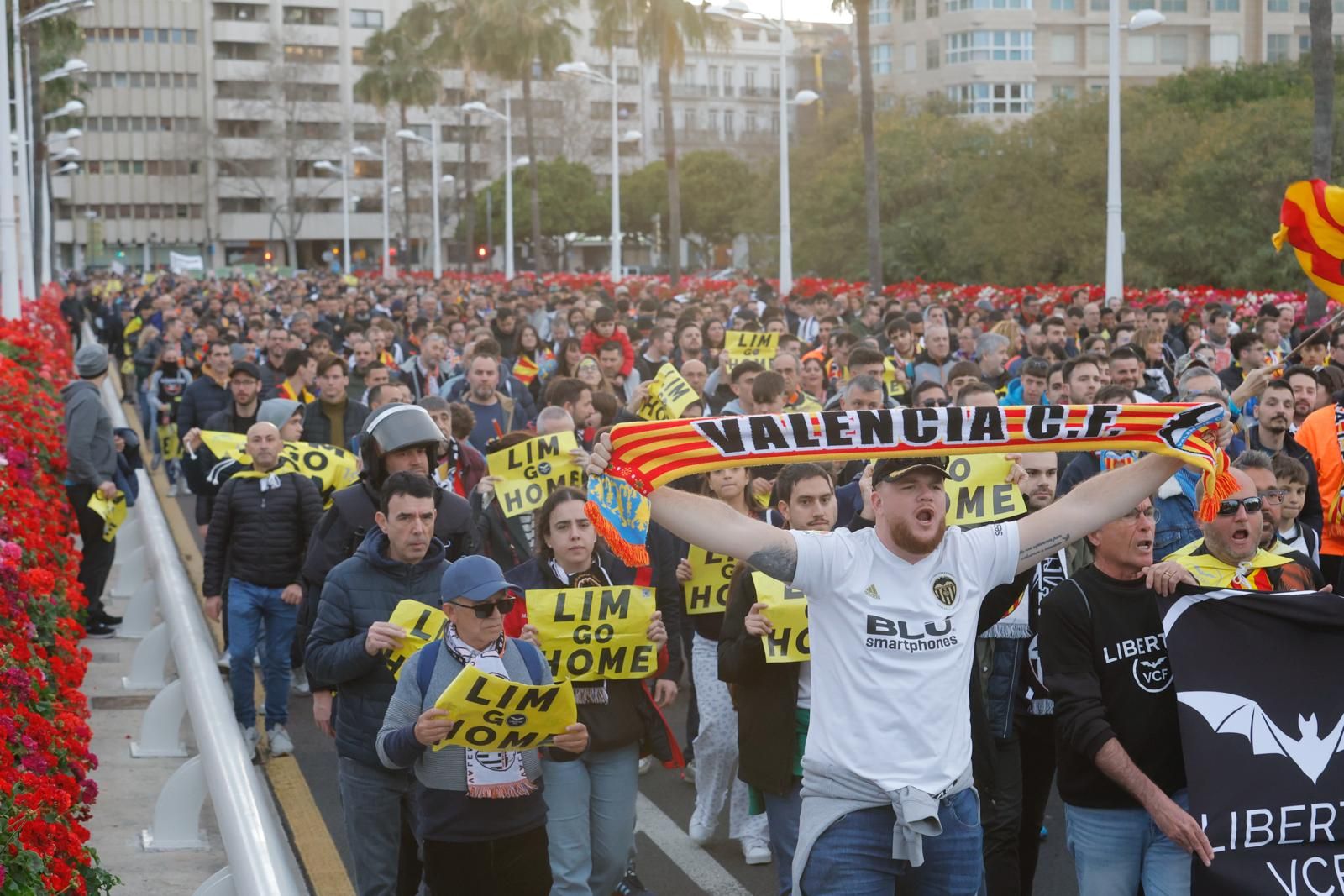 Galería: El valencianismo vuelve a manifestarse para la marcha de Lim