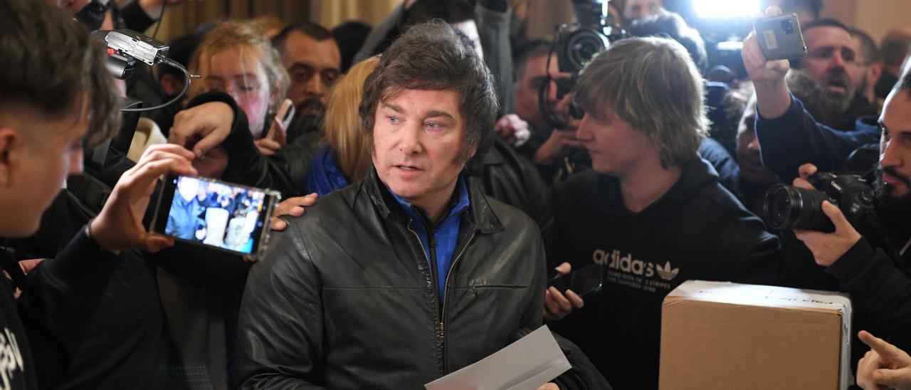 El triunfo de Milei en Argentina es el de los perdedores: &quot;inevitable&quot; pero &quot;sombrío&quot;