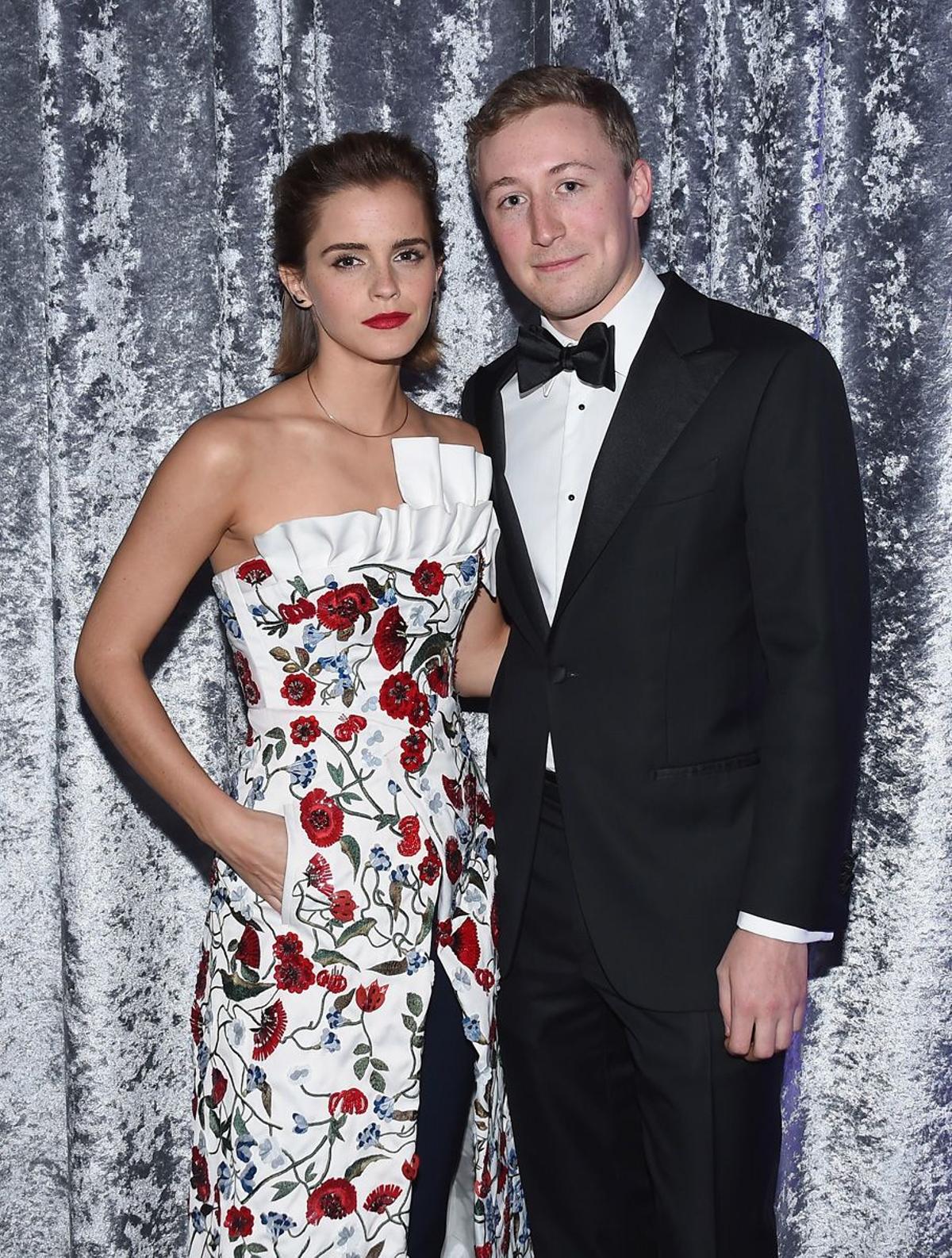 Emma Watson y William Kinght en una pre-party de la Cena de Corresponsales de la Casa Blanca