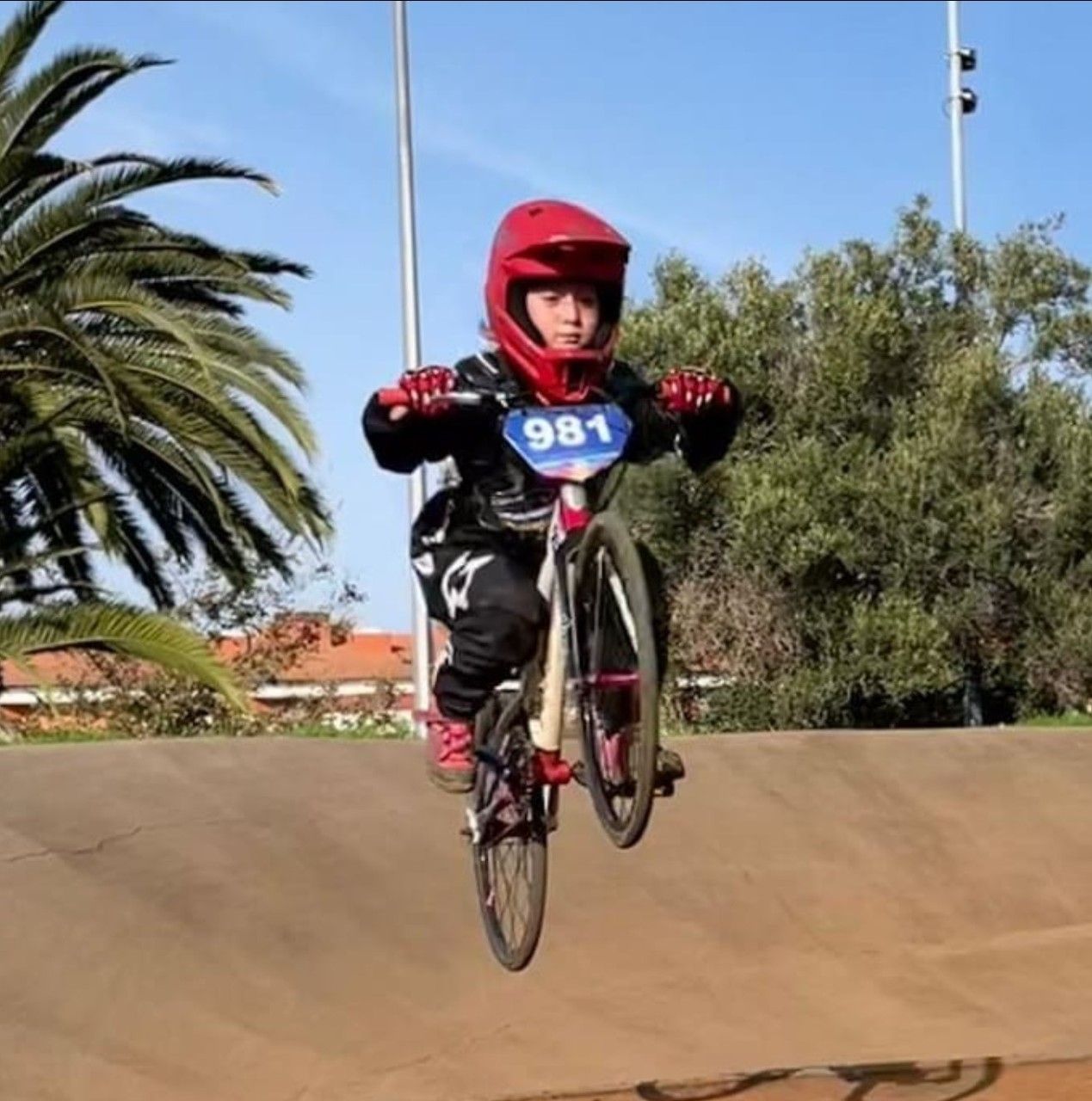 Paula Peña Ribot viaja en coche en Francia para competir en el mundial de ciclismo BMX