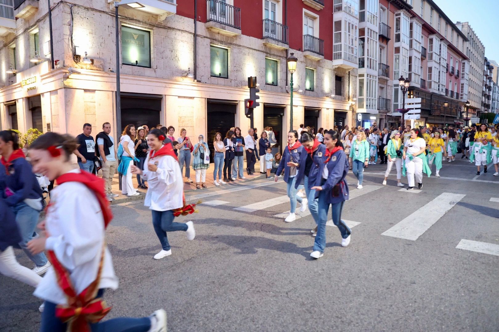 Carmen, Nerea y la corte en Burgos: Catedral, Bajada de Peñas y Ofrenda