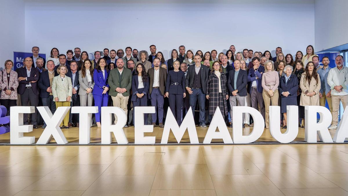 Guardiola renueva el 53% de las listas del PP a la Asamblea de Extremadura