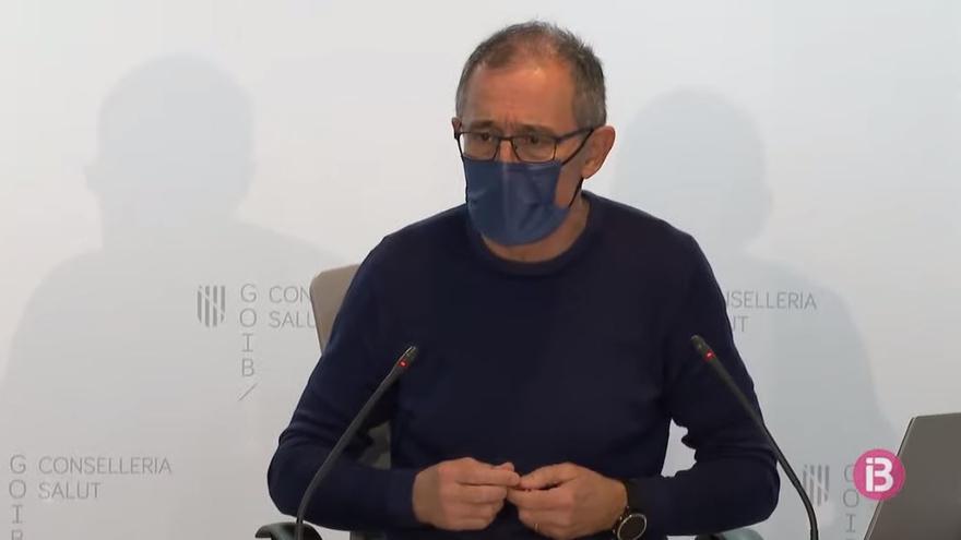 Javier Arranz bei der Pressekonferenz.