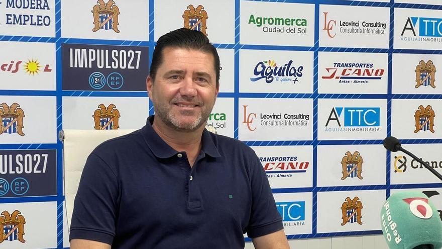 El Águilas FC confirma la renovación de Pedro Reve
