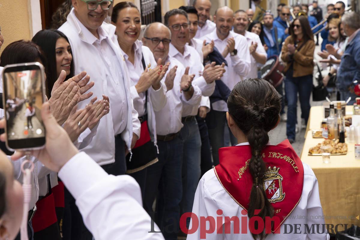 La lluvia no impidió que miles de personas tomaran Caravaca en el ‘Día del Pañuelo’ La lluvia no impidió que miles de personas tomaran Caravaca en el ‘Día del Pañuelo’