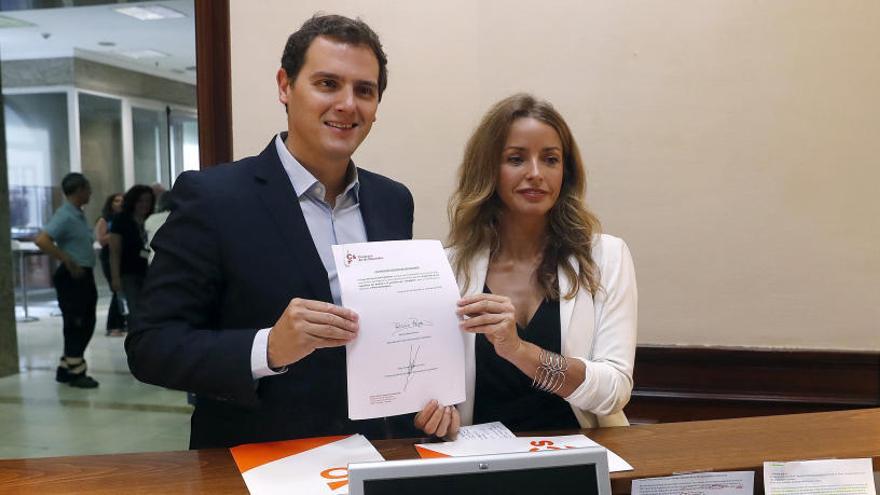 Rivera junto a la diputada Patricia Reyes.