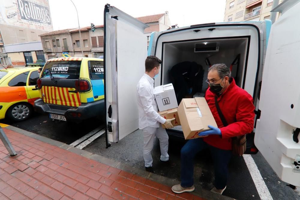 Reparto de mascarillas en Barriomar