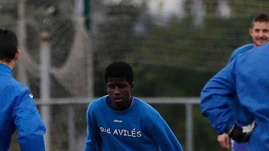 Edward Sarpong, en su primer entrenamiento con el Avilés.