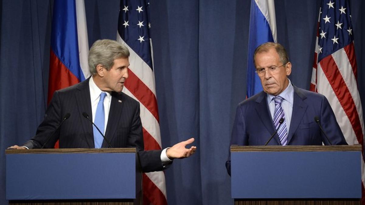 El secretario de Estado de EEUU, John Kerry (izquierda), y el ministro de Exteriores ruso, Serguei Lavrov, el pasado septiembre en Ginebra.