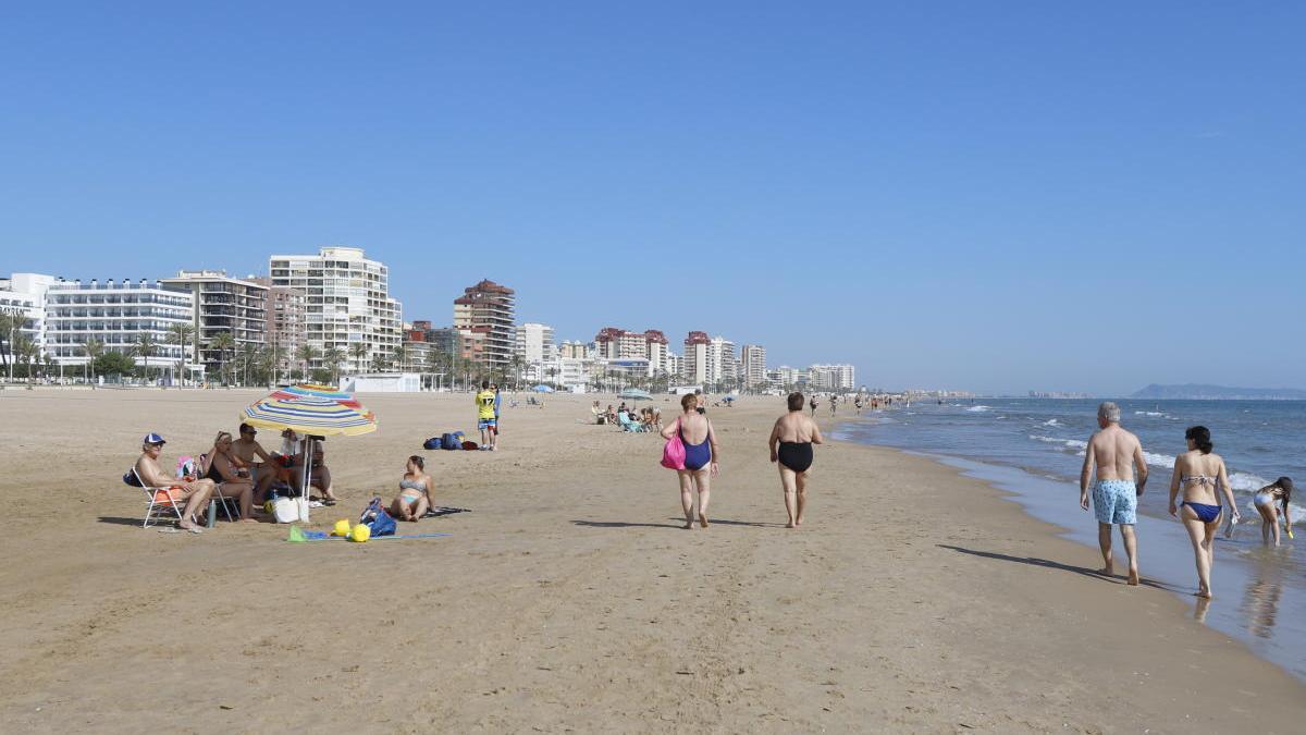 La playa de Gandia, en una imagen tomada la mañana del pasado sábado.