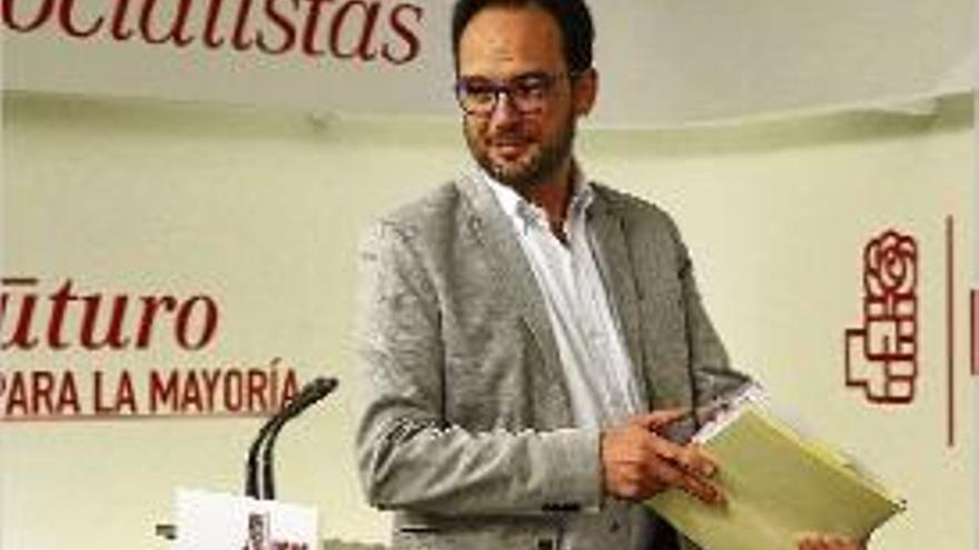 El portaveu del PSOE al Congrés, Antonio Hernando, ahir.