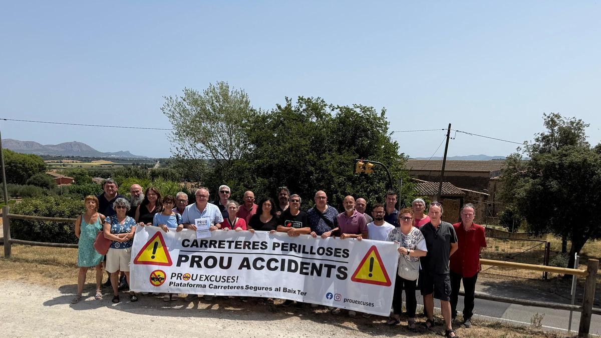 Alcaldes i membres de Prou Excuses a Parlavà