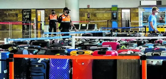 El conflicto del ‘handling’ de Gando finaliza tras 30 horas de negociación