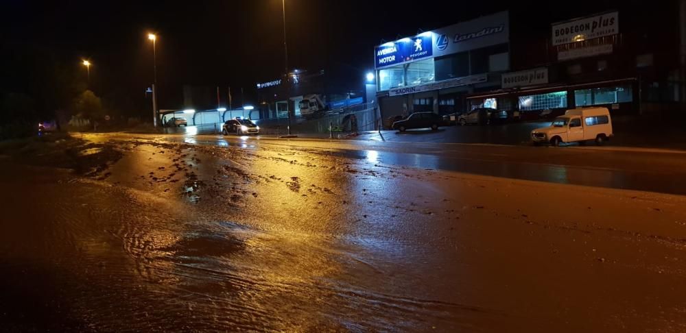 Las precipitaciones causan arrastres y cortes de carreteras en la Vega Alta