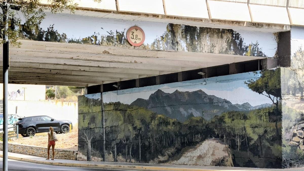 Vídeo: Mural bajo un paso inferior de la N-340 en Benicàssim