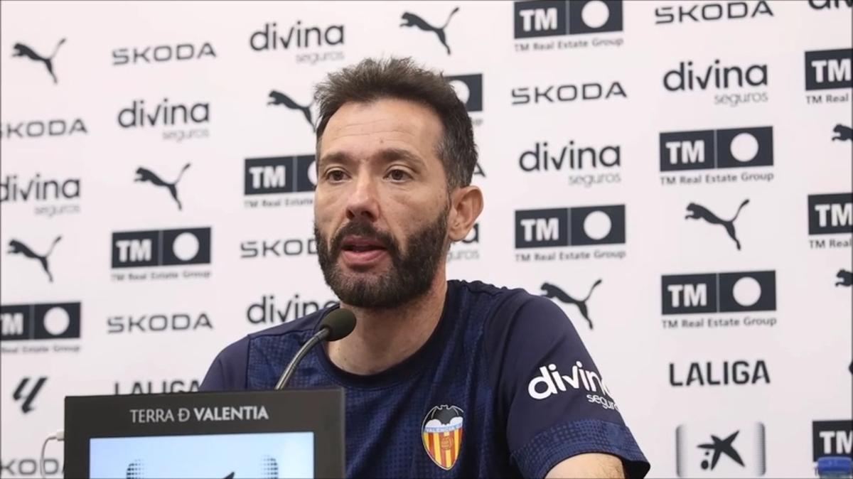¿Gritos de 'Corberán dimisón'? El entrenador del Valencia responde