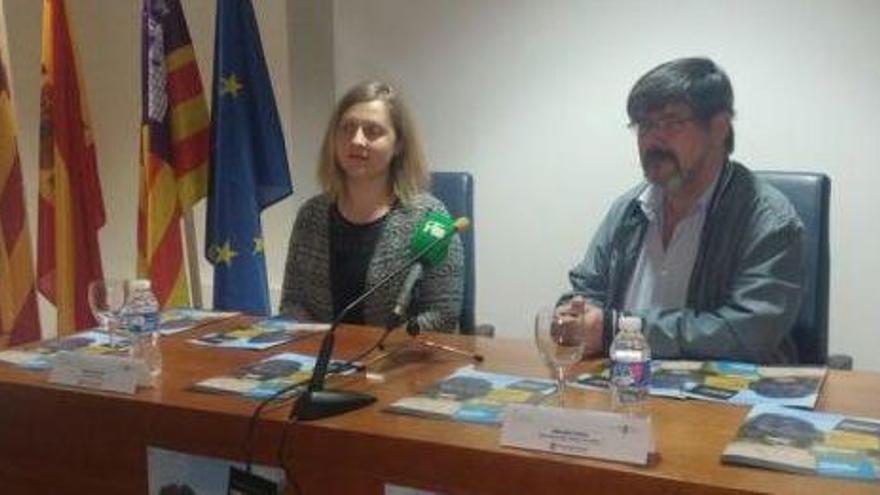 Élodie Guillon y Benjamí Costa, ayer durante la presentación del coloquio internacional.