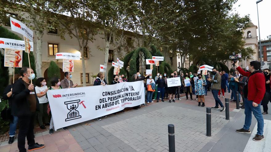 Protesta de los interinos contra la temporalidad en la Administración