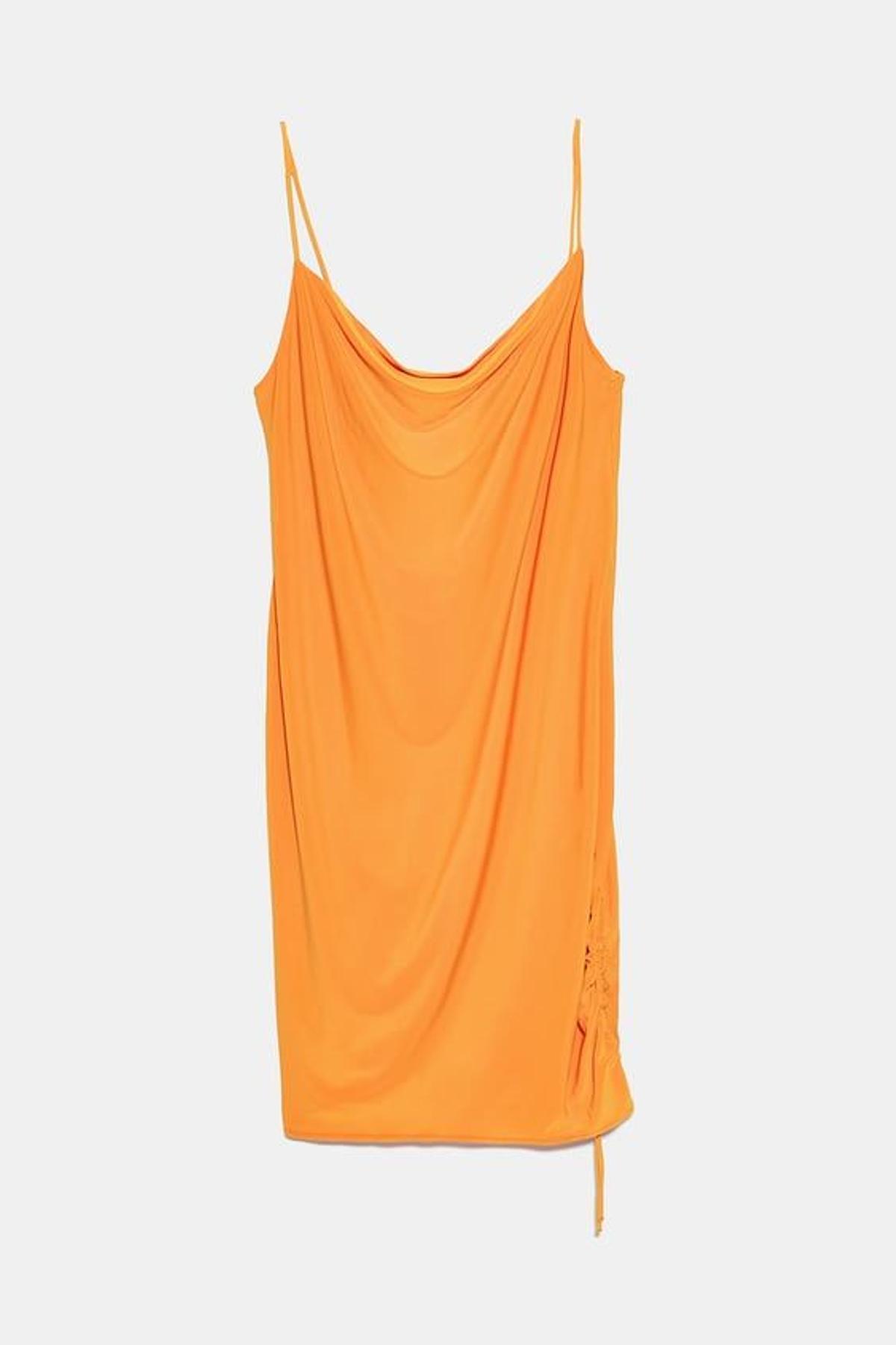 Vestido midi de Zara color naranja