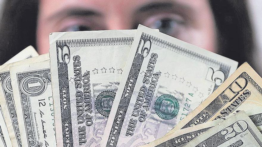 Divisas y materias primas en 2025: oro al alza y potencial paridad del euro-dólar