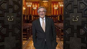 L’alcalde de Barcelona rep El Periódico a l’Ajuntament.