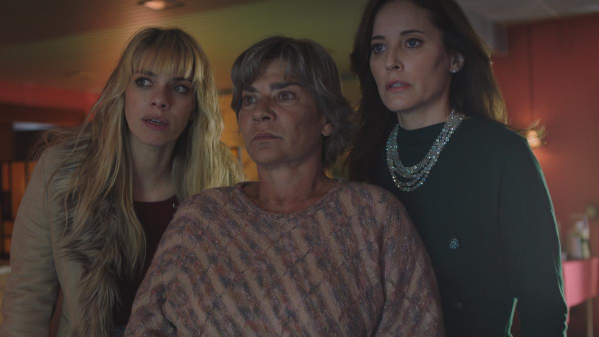 Las tres protagonistas de la nueva serie de HBO Max, &quot;Motel Walquirias&quot;.