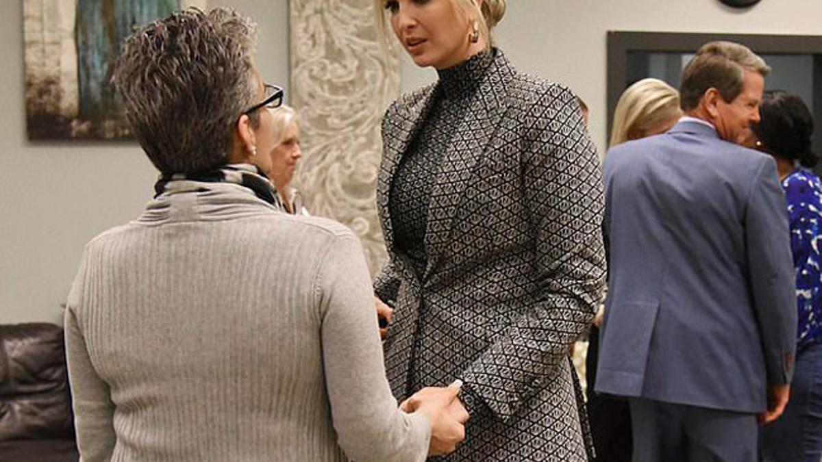 Ivanka Trump lleva un traje de la colección Tommy x Zendaya que ahora está de rebajas