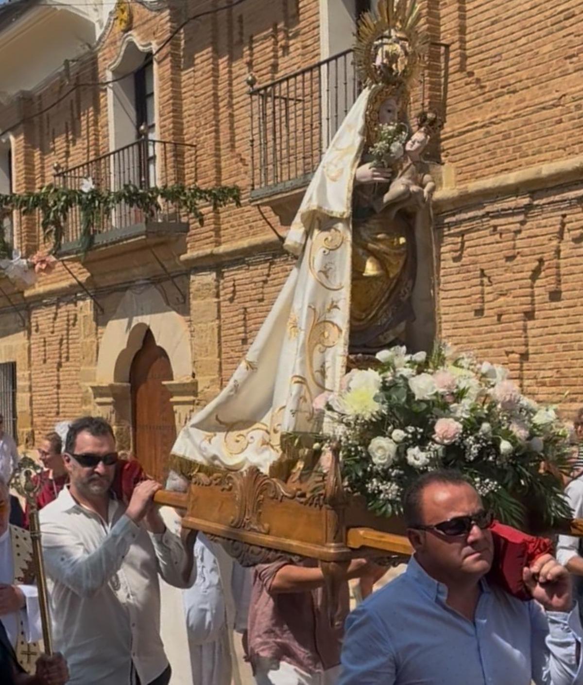 GALERÍA | Villamayor de Campos venera a la Virgen del Socastro