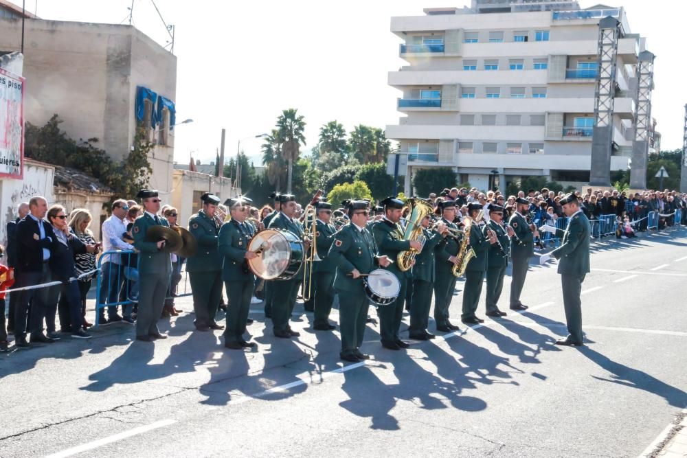 El Ayuntamiento rindió homenaje a la presencia de la Guardia Civil en Orihuela y su 175 aniversario con el descubrimiento de un monumento