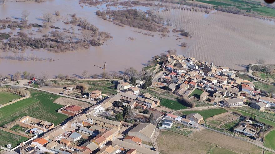 En imágenes | Así ha sido la crecida del Ebro a su paso por Aragón desde el aire