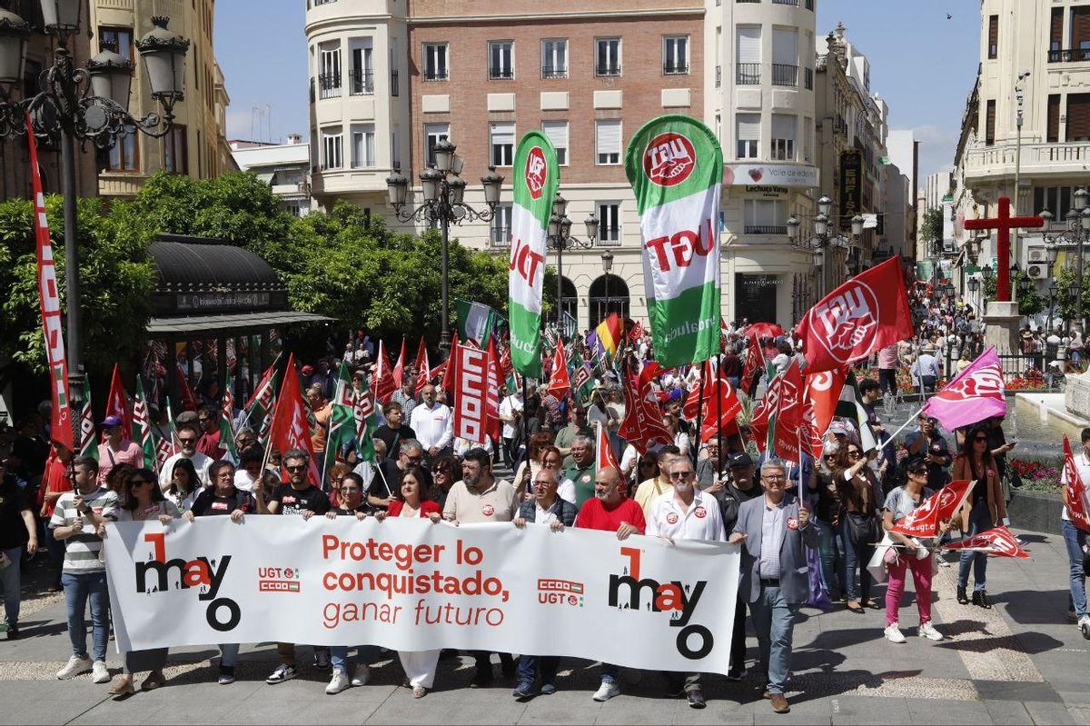 La manifestación del Primero de Mayo reúne a unos 2.000 asistentes en Córdoba