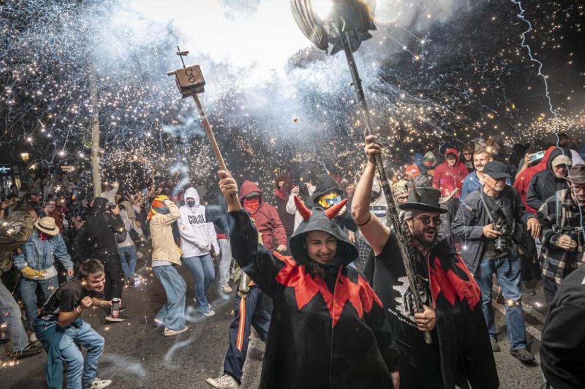 Buscate en las fotos del Correfoc de la Mercè 2023