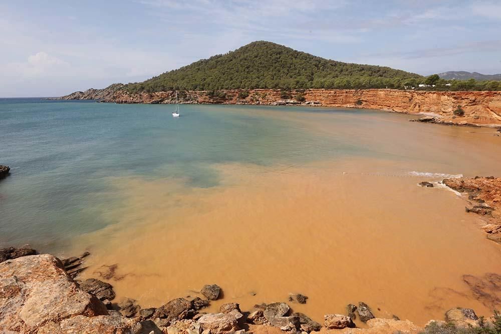 Cerrada Sa Caleta por desprendimientos.