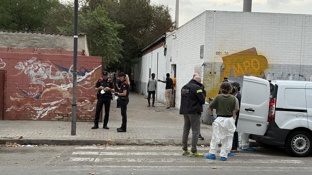 Matan a un hombre de una puñalada en un viejo instituto de Badalona Matan a un hombre de una puñalada en un viejo instituto de Badalona