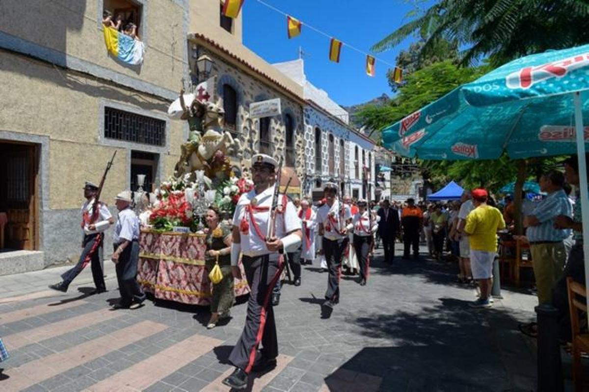 Procesi?n de Santiago en Tunte