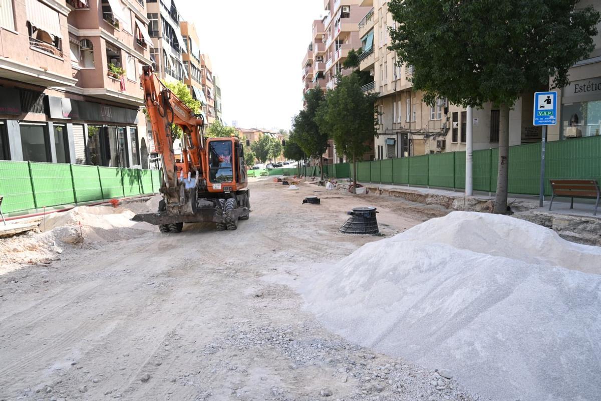 Estado actual del tramo problemático de la calle Clara Campoamor en Elche