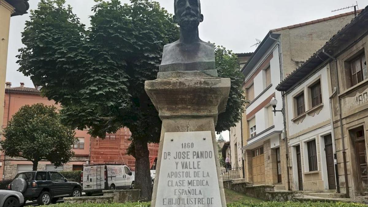 El busto del doctor Pando en Villaviciosa.