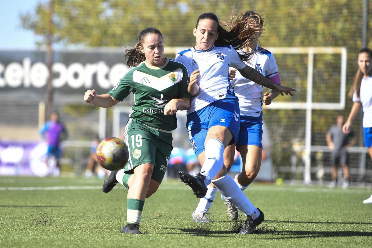 El Cacereño Femenino - Tenerife B, en imágenes