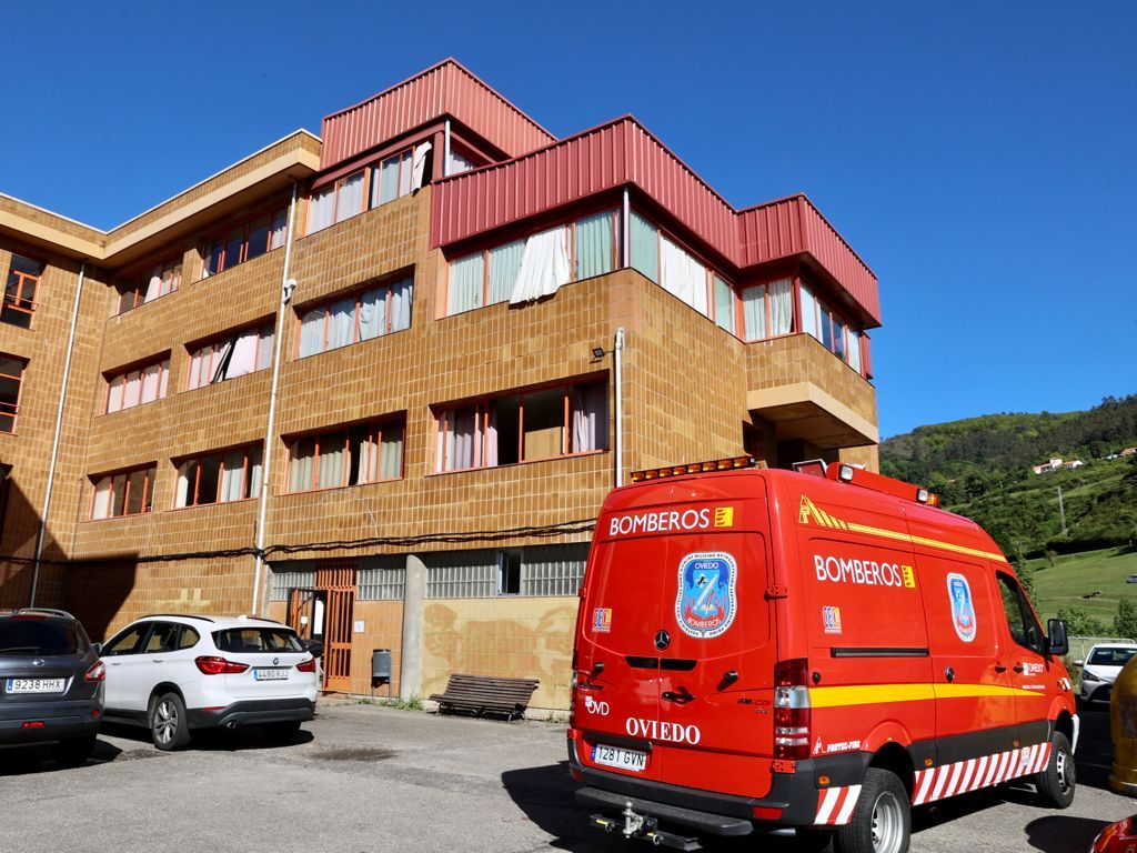 Fallece el conserje del IES Monte Naranco aplastado por el ascensor del centro